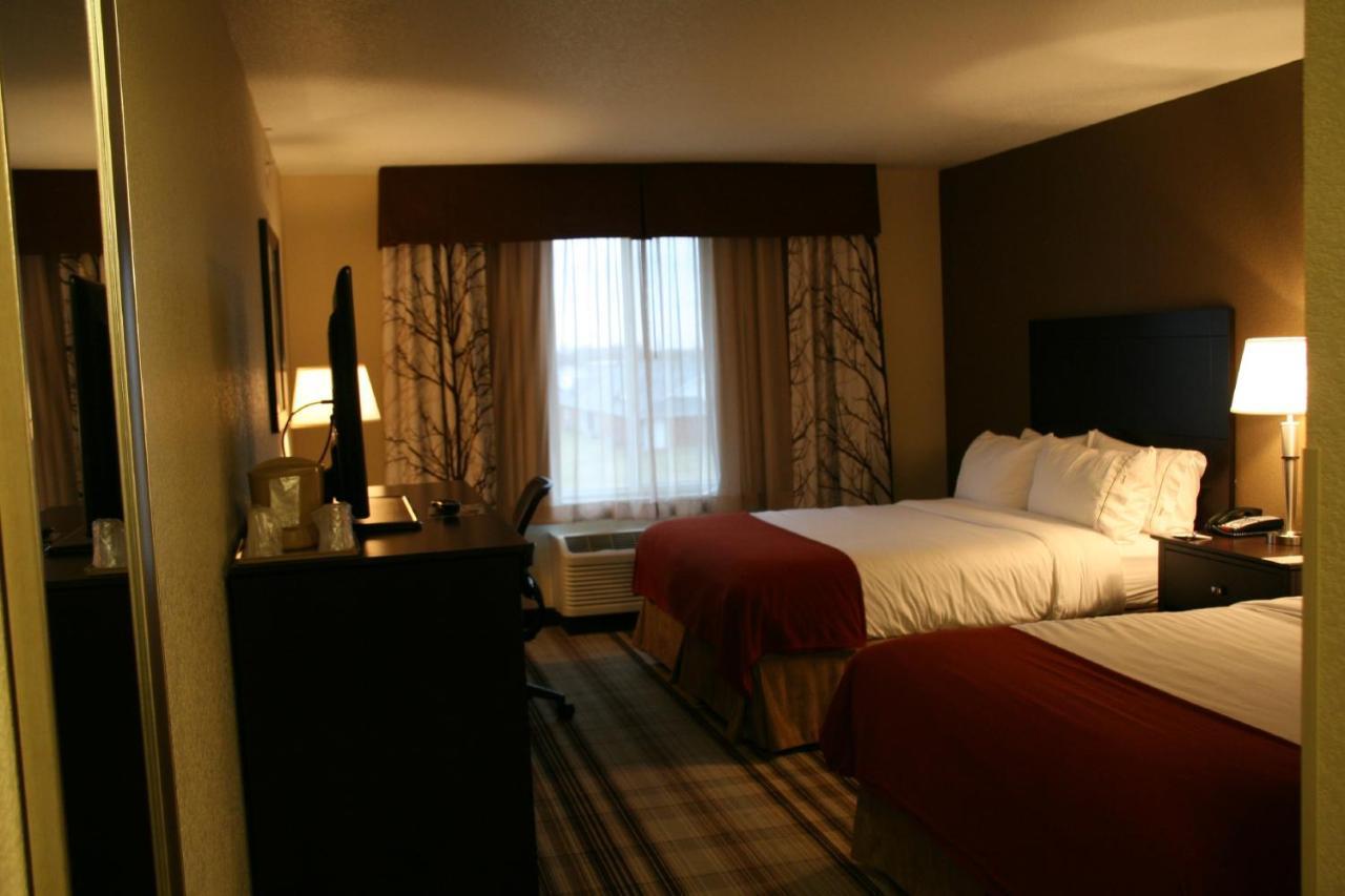 Holiday Inn Express & Suites Nevada By Ihg Exterior foto